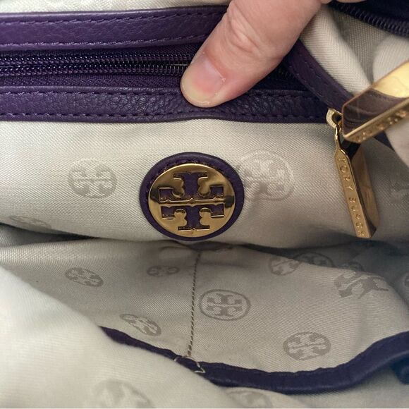 Tory Burch Women’s embroidered logo purple crossbody purse bag - EUC! - Picture 6 of 12